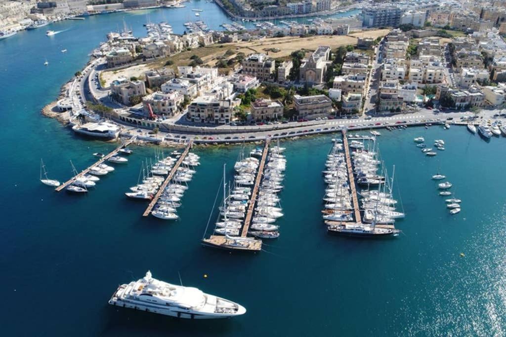Centre Point, Malta'S Most Central Pieta Екстер'єр фото